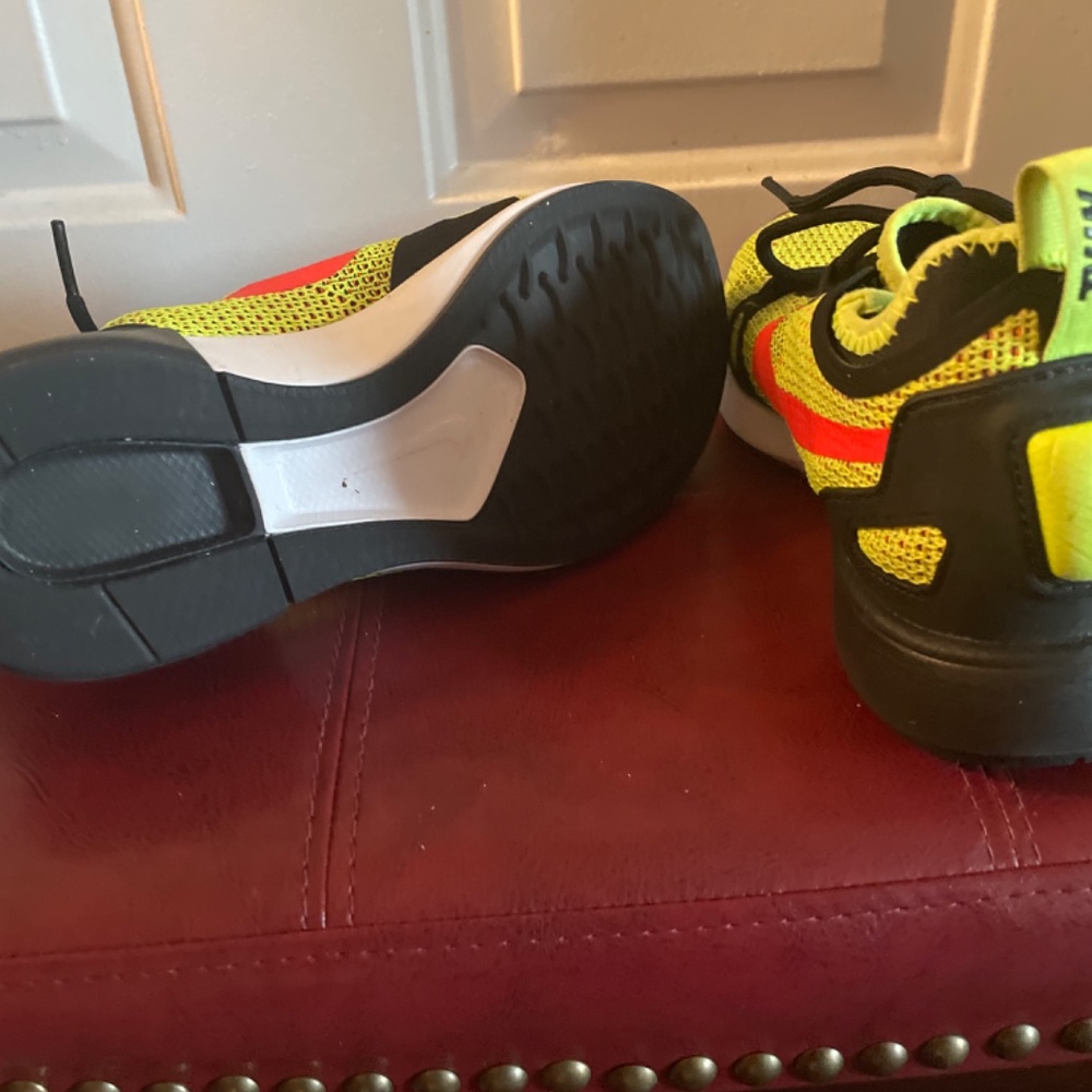Nike - Picture 5 of 5
